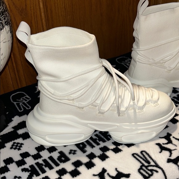 Azalea Wang Chic White Ithaca Women's High-Top Sneakers - Picture 6 of 16